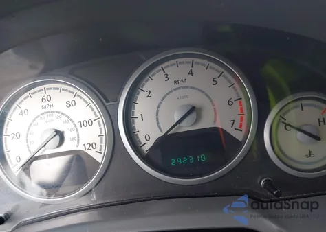 2010 Chrysler Town & Country Touring из США, поврежденный, VIN 2A4RR5D13AR479240